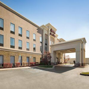 Hotel Hampton & Detroit